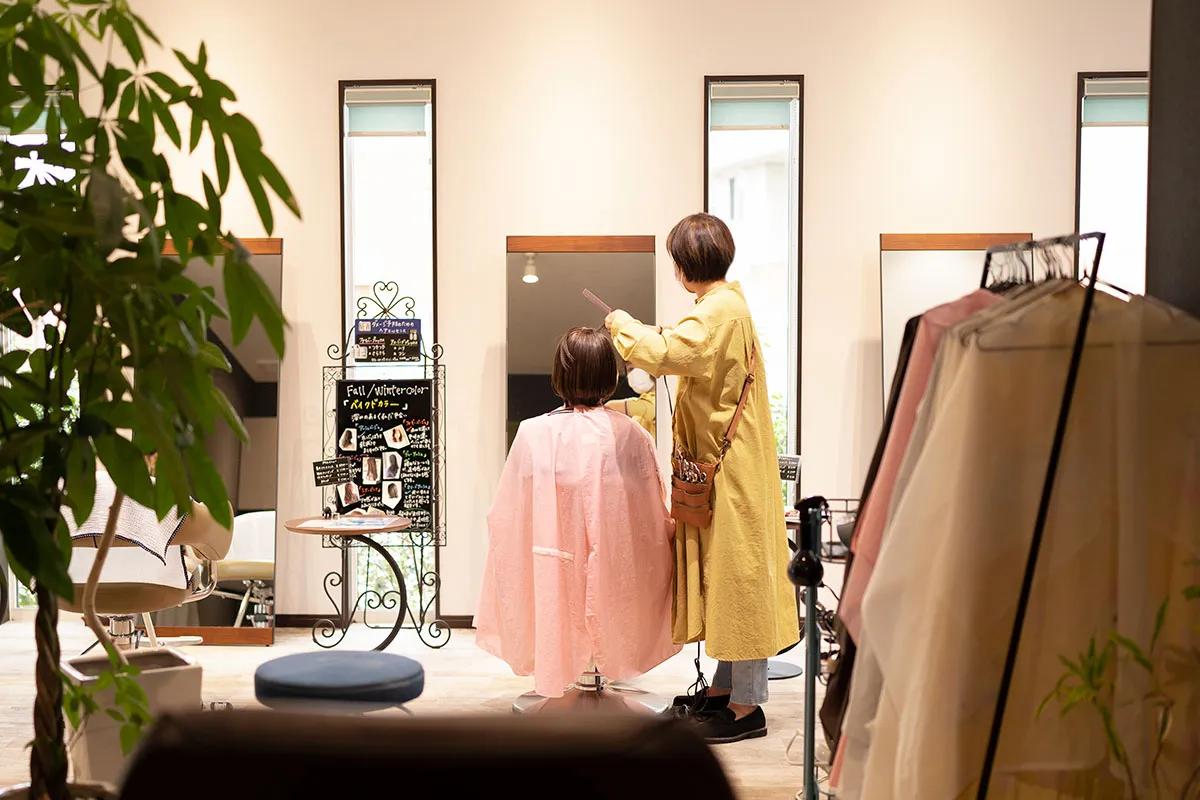 滋賀県長浜市の ヘアサロン R-riche アールリッシュ 美容室 デザインカラー 女性はもちろん、赤ちゃんカットからメンズ シニアまで 長浜 高月 ヘアカラー カット