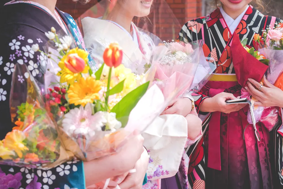 卒園式・卒業式のヘアセット・着付けご予約受付中 長浜市の美容室 アールリッシュ カット パーマ ヘアカラー デザインカラー ブリーチ もお任せください