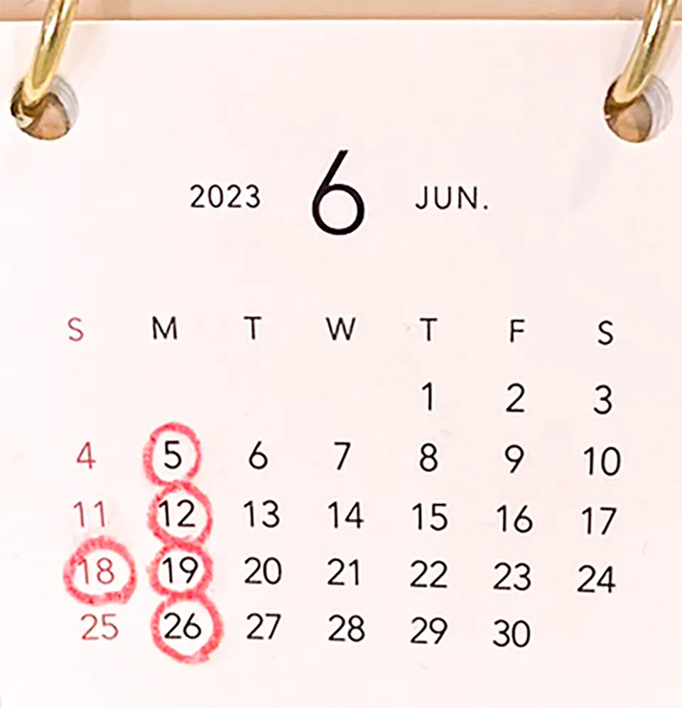 長浜市の美容室 アールリッシュ 6月の営業日カレンダー　長浜 ヘアサロン ヘアカラー 大人ボブ 切りっぱなしボブ ハンサムショート ブリーチ デザインカラー