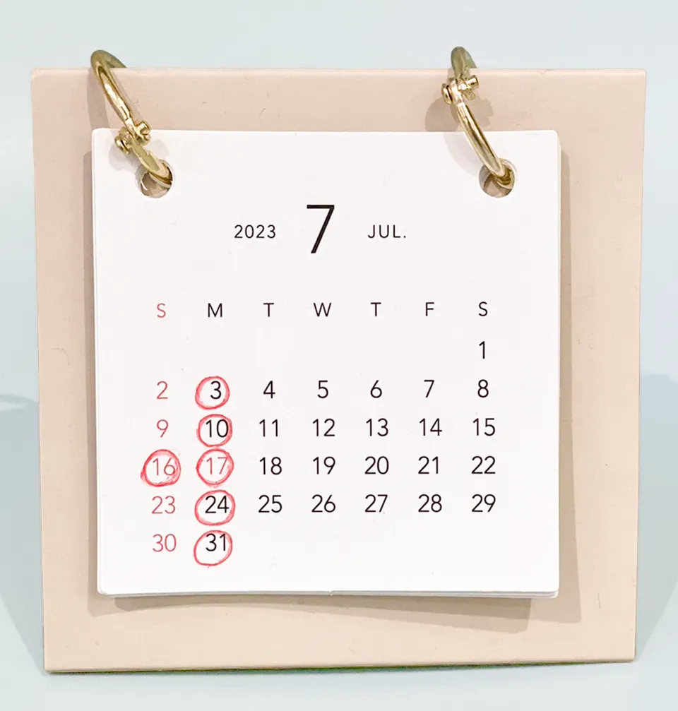 長浜市の美容室 アールリッシュ 7月の営業日カレンダー　長浜 ヘアサロン ヘアカラー ミニボブ 大人ボブ 切りっぱなしボブ ハンサムショート ブリーチ デザインカラー ブリーチオンカラー ハイライトカラー