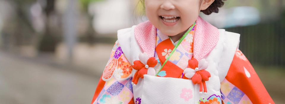 七五三の晴れ着を着た女の子の写真 七五三 着付け ヘアセット ご予約受付中 長浜市 美容室 ヘアサロン アールリッシュ